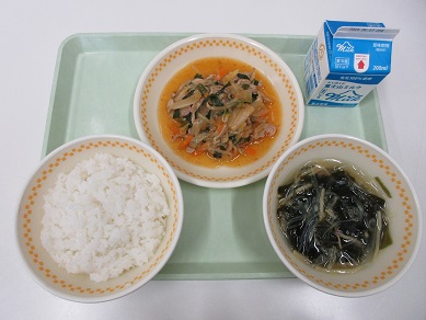 ・牛乳　・ご飯　・豚キムチ炒め　・春雨スープ