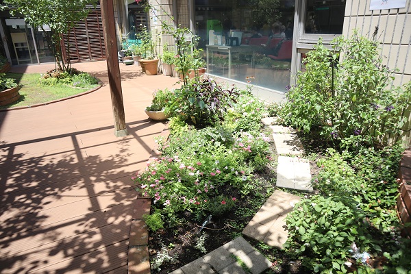 8奨励賞 ナチュラルガーデンクラブ