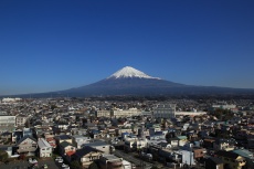 富士宮市役所屋上からの富士山1