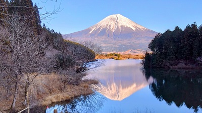 Winter: Mount Fuji from Tanuki Ko Lake (upside-down Fuji)