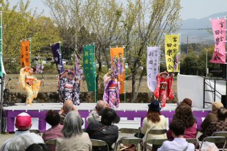 富士の巻狩り狩宿さくらまつりのようす