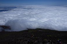 雲海と登山者